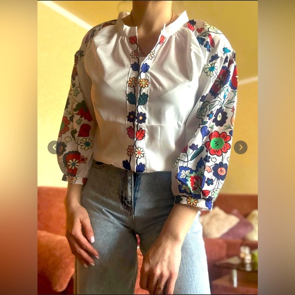 POLYESTER Tops - POLYESTER  long sleeve shirt for women size M color white red like new